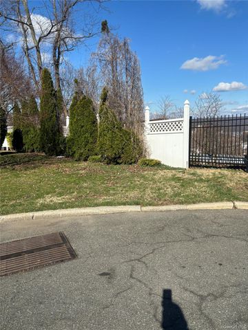 223 Glenbrook Avenue, Yonkers, NY 10705