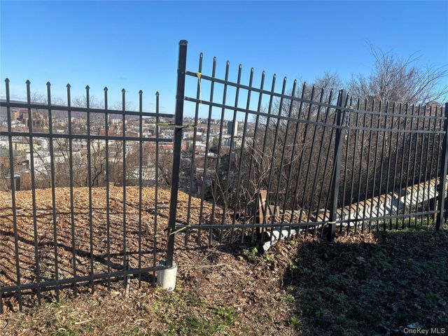 223 Glenbrook Avenue, Yonkers, NY 10705