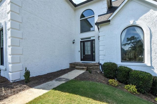 10590 Stonepoint Place, Johns Creek, GA 30097
