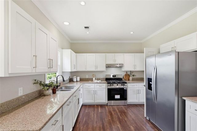 10590 Stonepoint Place, Johns Creek, GA 30097