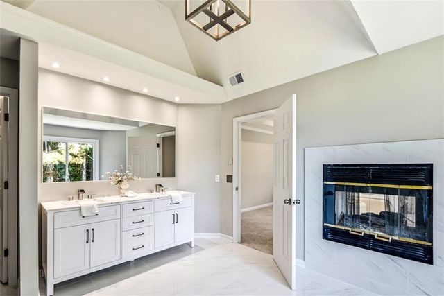 10590 Stonepoint Place, Johns Creek, GA 30097