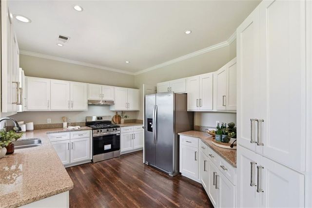 10590 Stonepoint Place, Johns Creek, GA 30097