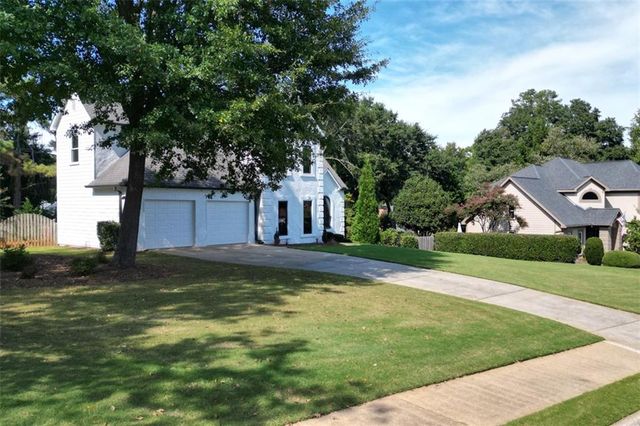 10590 Stonepoint Place, Johns Creek, GA 30097