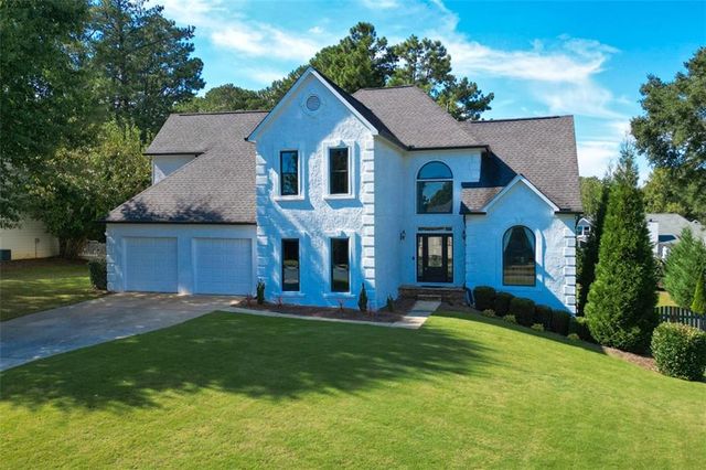 10590 Stonepoint Place, Johns Creek, GA 30097
