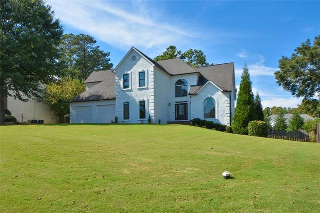 10590 Stonepoint Place, Johns Creek, GA 30097