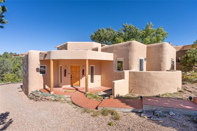761 Aspen Compound, Santa Fe, NM 87501