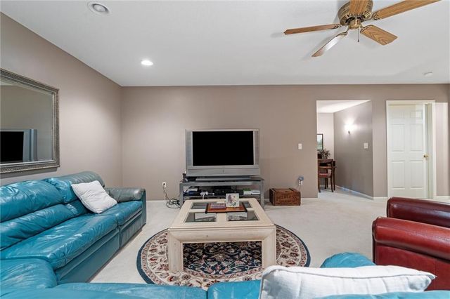 708 W 131st Place, Kansas City, MO 64145