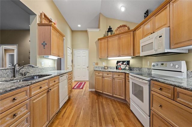 708 W 131st Place, Kansas City, MO 64145