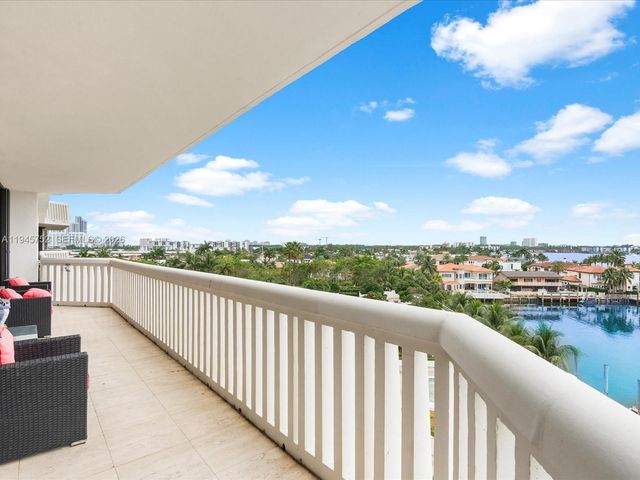 1000 W Island Blvd 612, Aventura, FL 33160