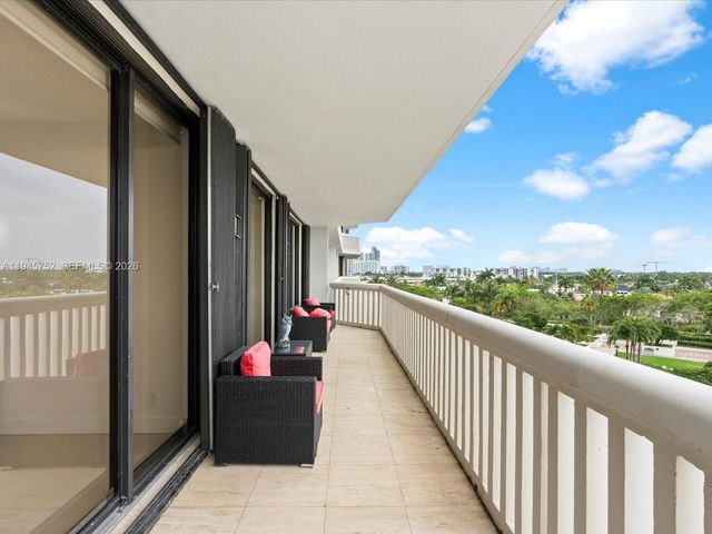 1000 W Island Blvd 612, Aventura, FL 33160