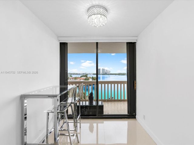 1000 W Island Blvd 612, Aventura, FL 33160