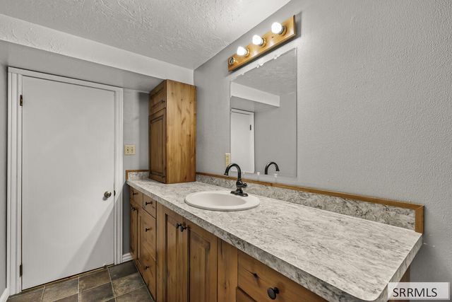 71 N 3rd W, Rexburg, ID 83440