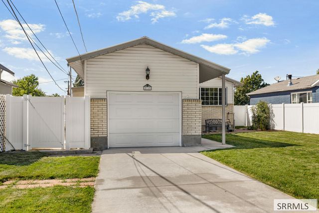 71 N 3rd W, Rexburg, ID 83440