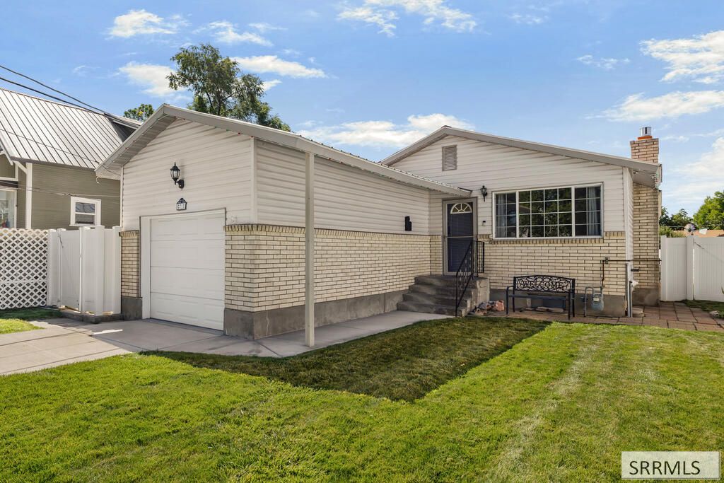 71 N 3rd W, Rexburg, ID 83440