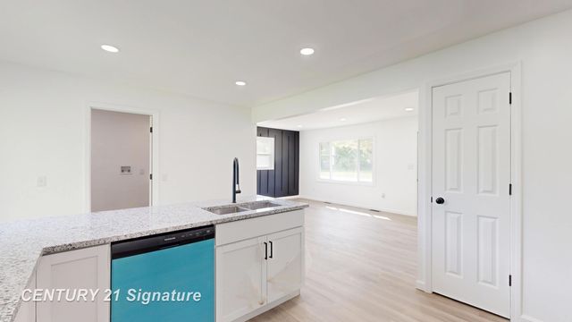 1245 E Outer Drive, Saginaw, MI 48601