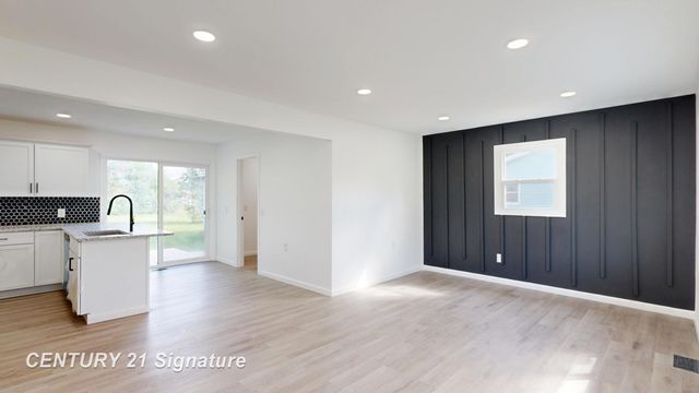 1245 E Outer Drive, Saginaw, MI 48601