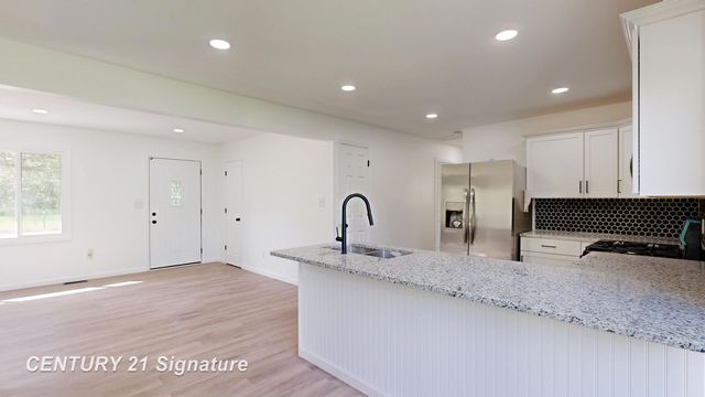 1245 E Outer Drive, Saginaw, MI 48601