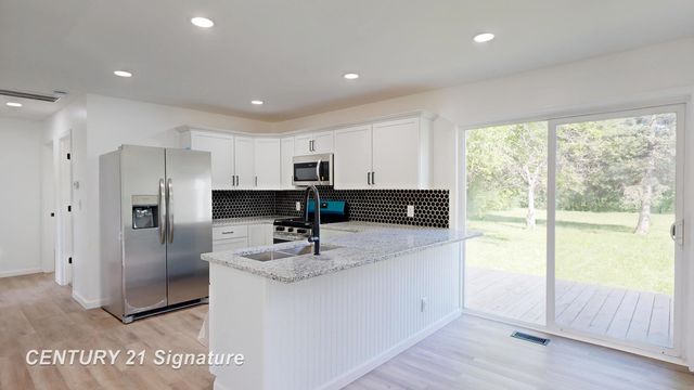 1245 E Outer Drive, Saginaw, MI 48601