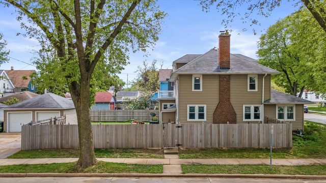1502 80th STREET, West Allis, WI 53214