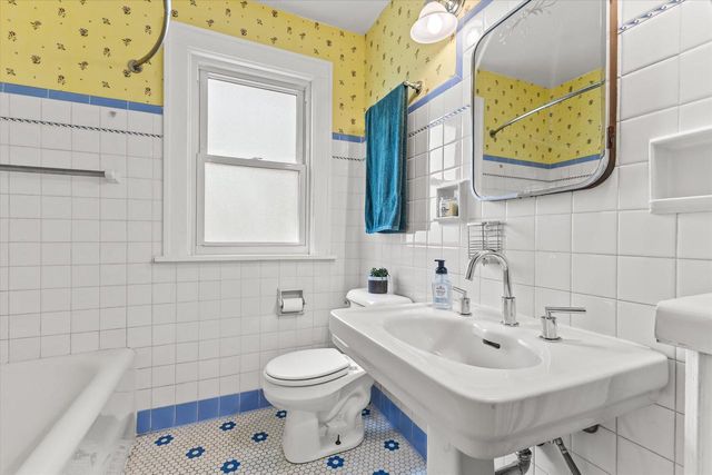 1502 80th STREET, West Allis, WI 53214