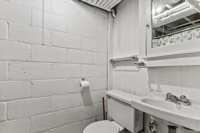 1502 80th STREET, West Allis, WI 53214