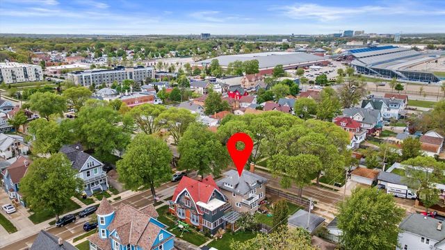 1502 80th STREET, West Allis, WI 53214