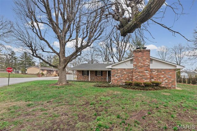 3413 Greenwood Lane, Godfrey, IL 62035