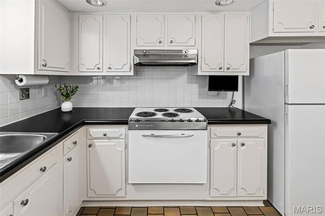 3413 Greenwood Lane, Godfrey, IL 62035