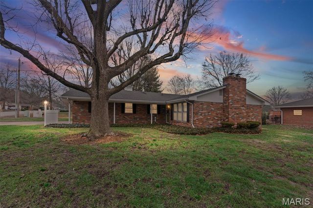 3413 Greenwood Lane, Godfrey, IL 62035