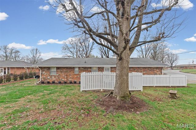 3413 Greenwood Lane, Godfrey, IL 62035