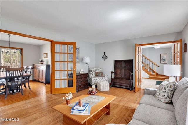 12 Deer Run Hollow, Halfmoon, NY 12065