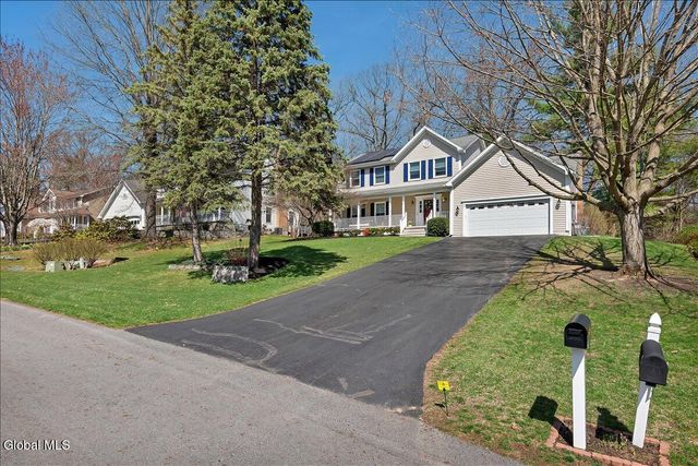 12 Deer Run Hollow, Halfmoon, NY 12065