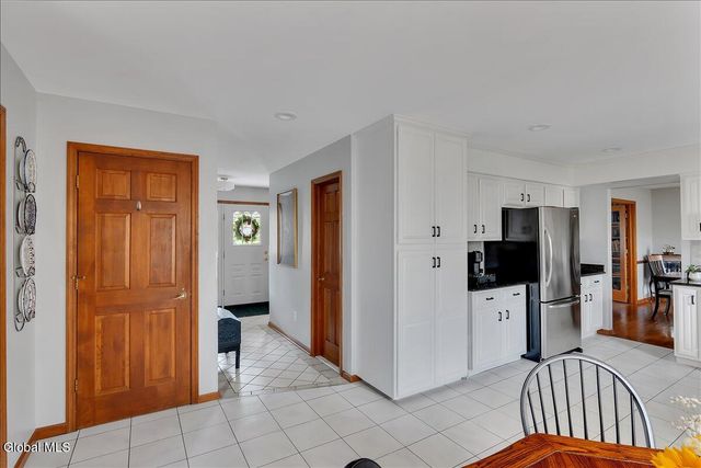 12 Deer Run Hollow, Halfmoon, NY 12065
