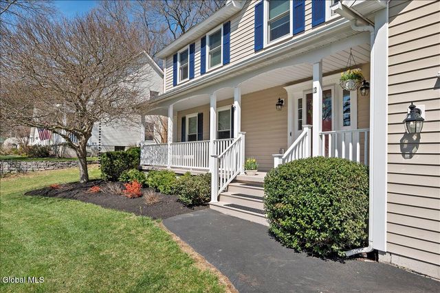 12 Deer Run Hollow, Halfmoon, NY 12065