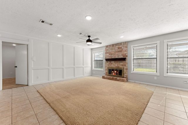 2731 Field Line Drive, Sugar Land, TX 77479