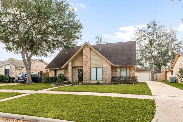 2731 Field Line Drive, Sugar Land, TX 77479