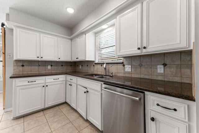 2731 Field Line Drive, Sugar Land, TX 77479