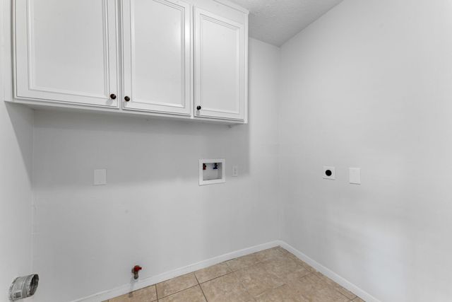 2731 Field Line Drive, Sugar Land, TX 77479