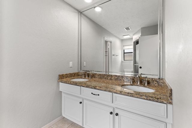 2731 Field Line Drive, Sugar Land, TX 77479