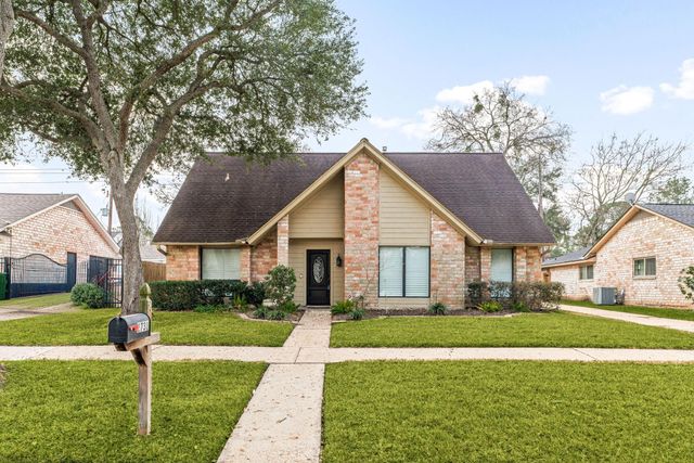 2731 Field Line Drive, Sugar Land, TX 77479