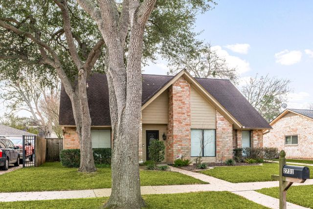 2731 Field Line Drive, Sugar Land, TX 77479