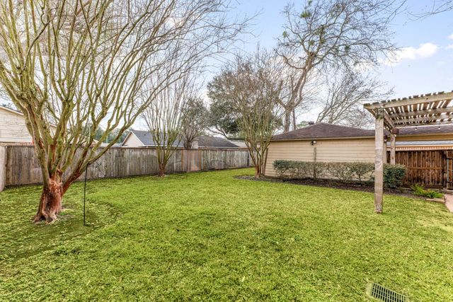 2731 Field Line Drive, Sugar Land, TX 77479