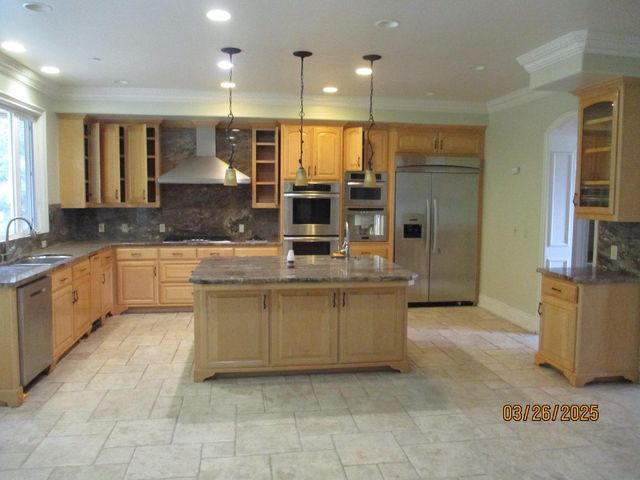 15520 Quito Road, Monte Sereno, CA 95030