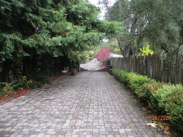 15520 Quito Road, Monte Sereno, CA 95030