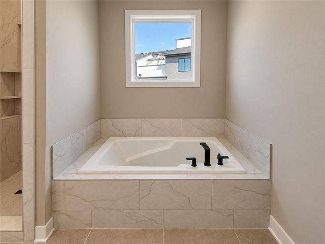 22180 W 116th Terrace, Olathe, KS 66061