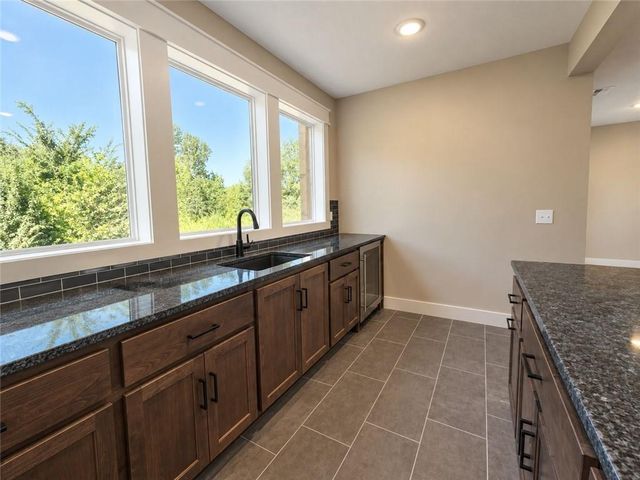 22180 W 116th Terrace, Olathe, KS 66061