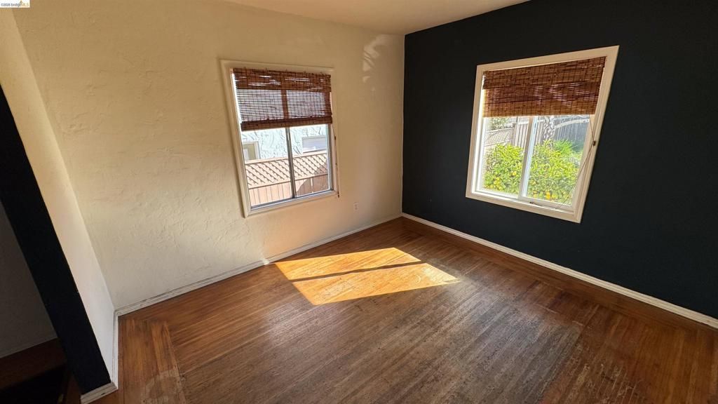 Image 14 of property listing at 1266 Washington Ave, Albany, CA 94706