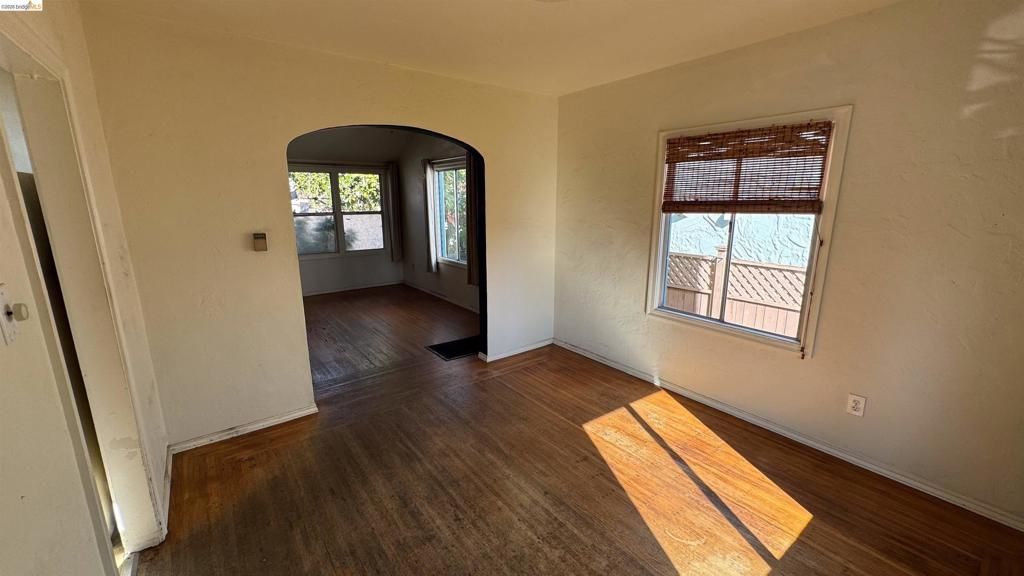 Image 15 of property listing at 1266 Washington Ave, Albany, CA 94706