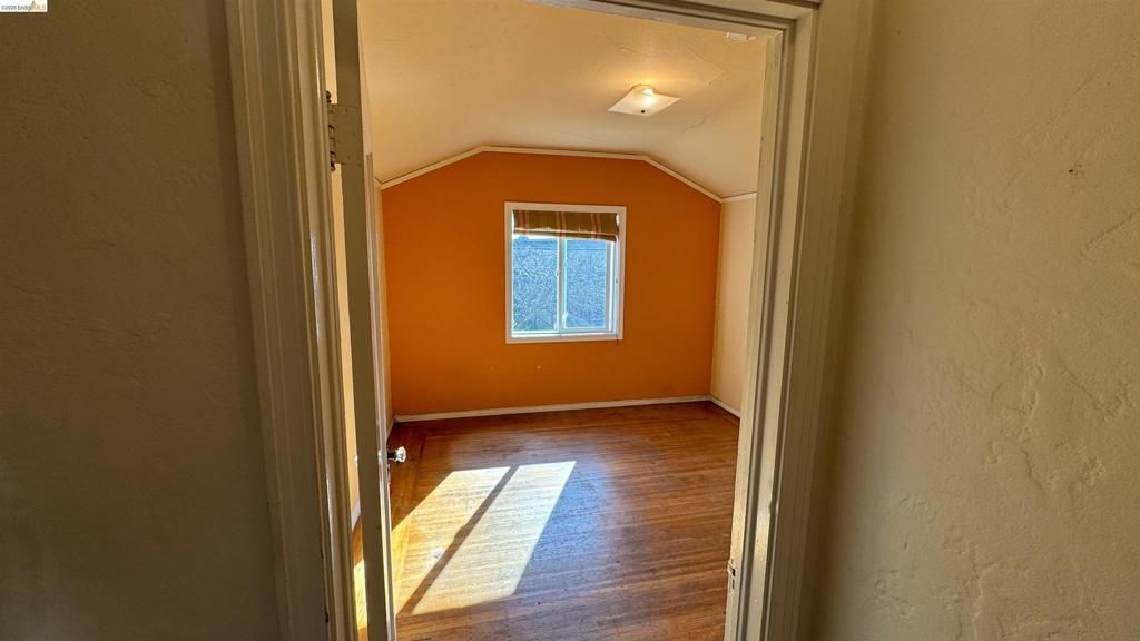 Image 30 of property listing at 1266 Washington Ave, Albany, CA 94706