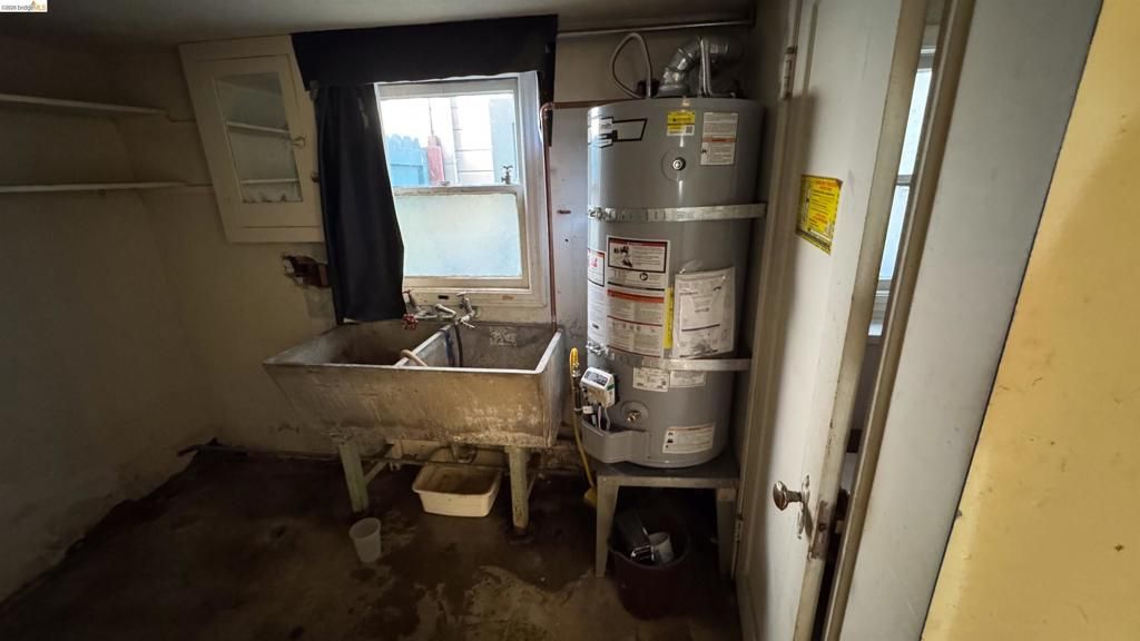 Image 42 of property listing at 1266 Washington Ave, Albany, CA 94706